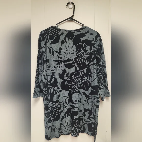 Sun Mode California Women's Floral Black and Gray Tunic Top Size Large - Picture 4 of 4